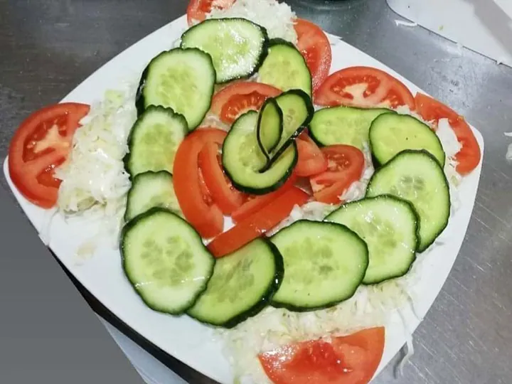 Sezonska mešana salata